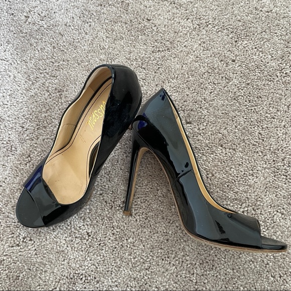 Italian Patent Leather Pumps - Picture 1 of 6